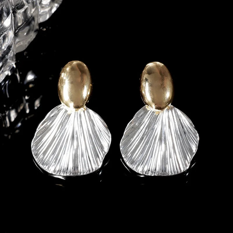 French Vintage Shell Contrast Earrings