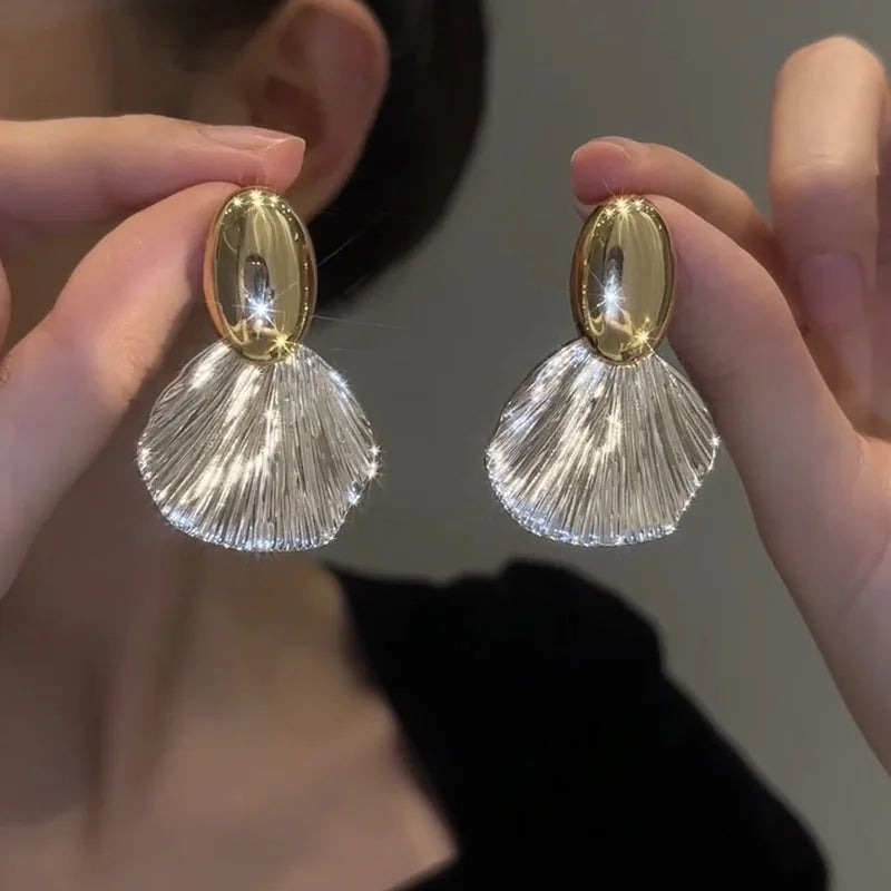 French Vintage Shell Contrast Earrings