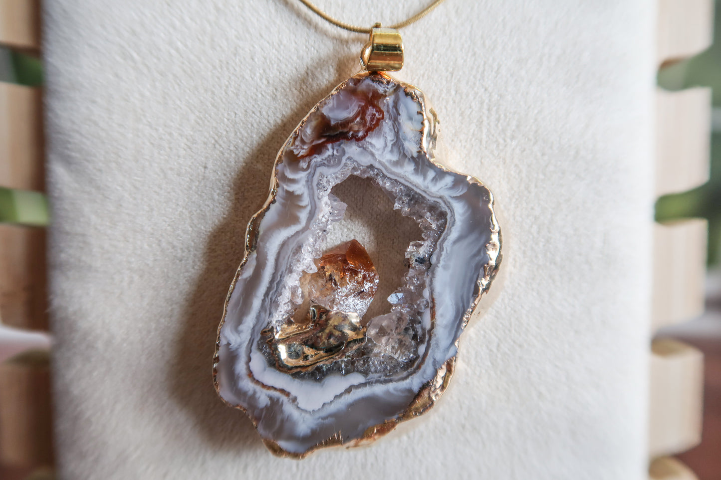 Sliced Agate Necklace with Natural Crystal