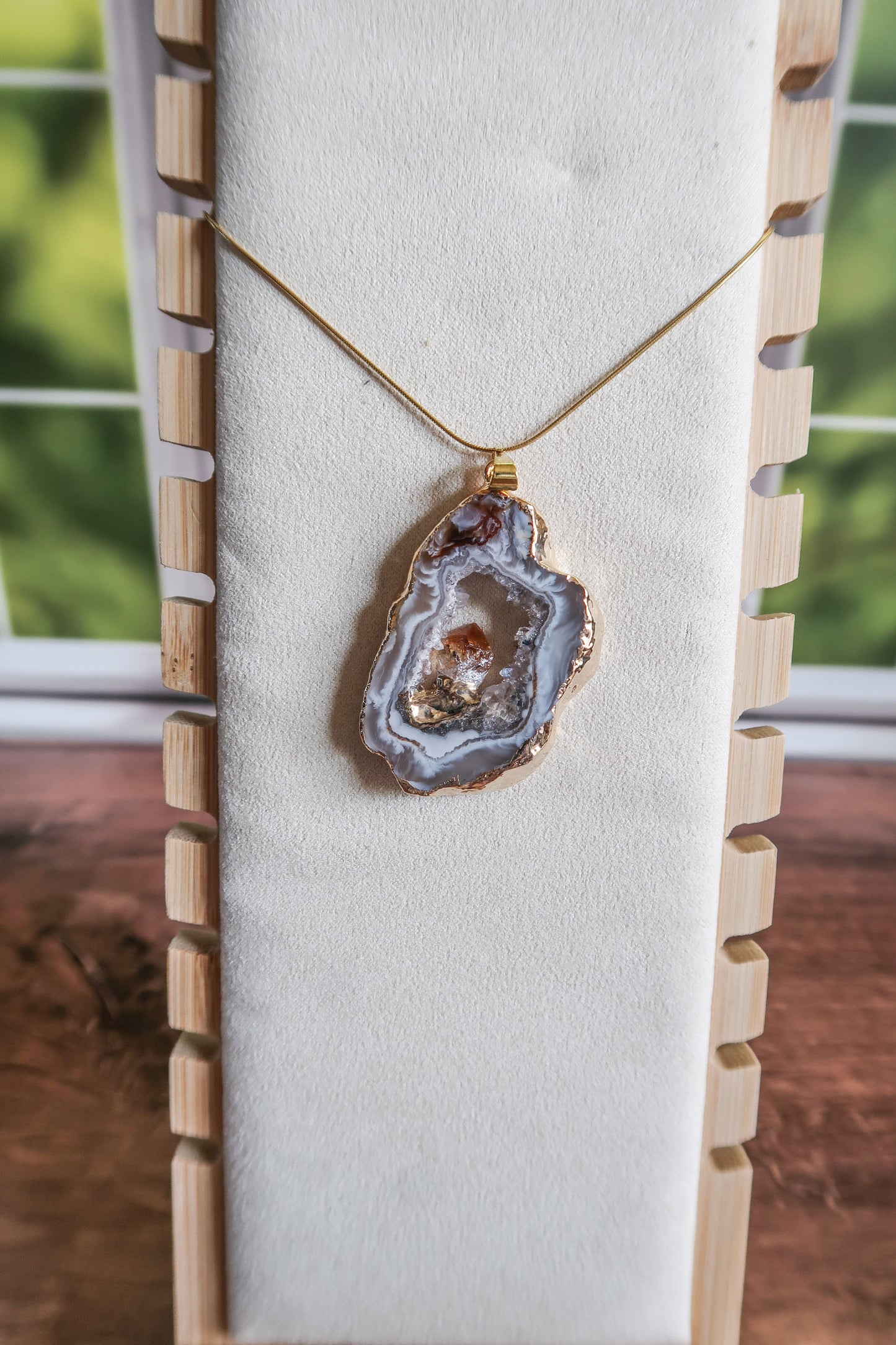 Sliced Agate Necklace with Natural Crystal