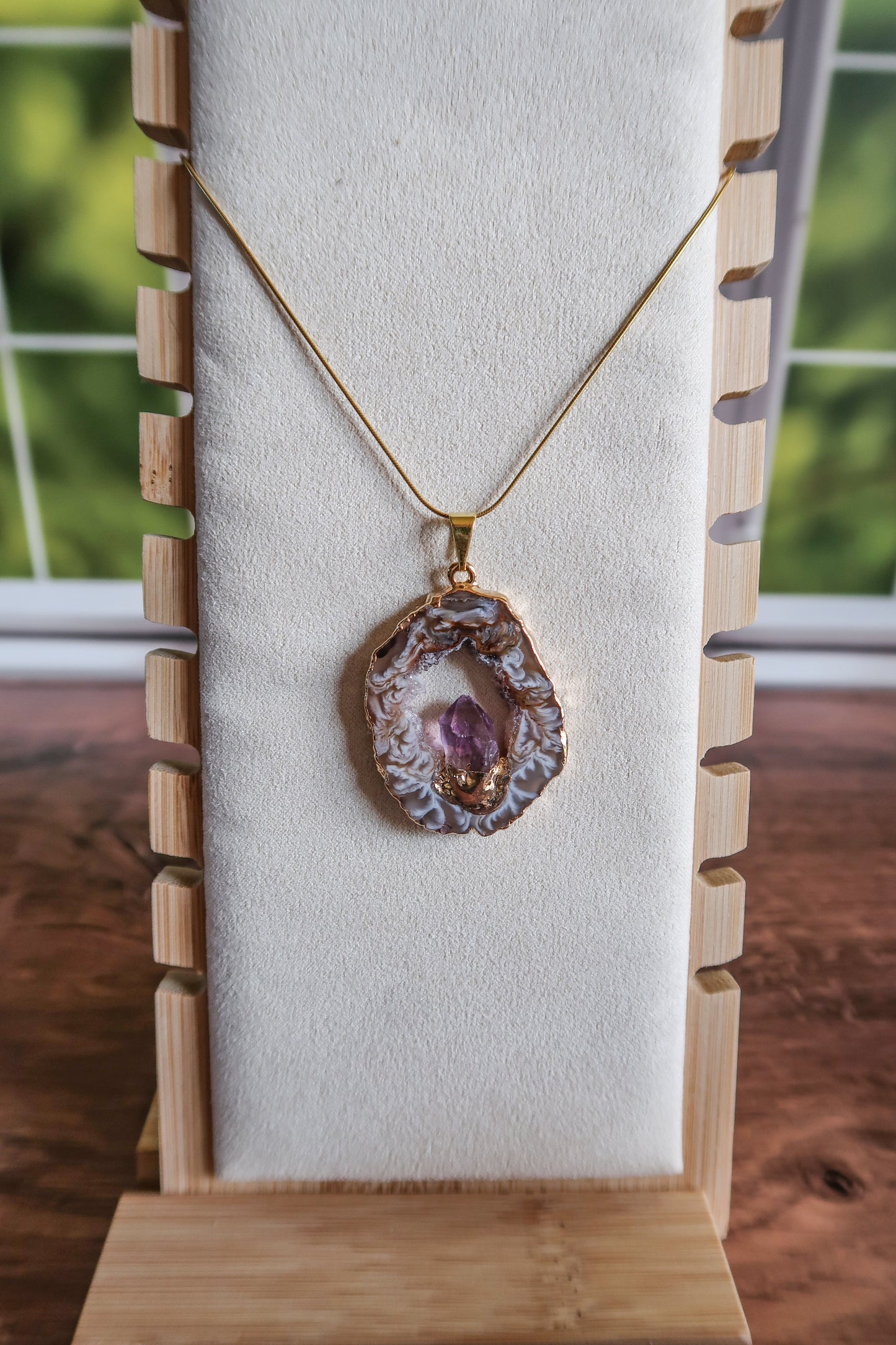 Sliced Agate Necklace with Natural Crystal