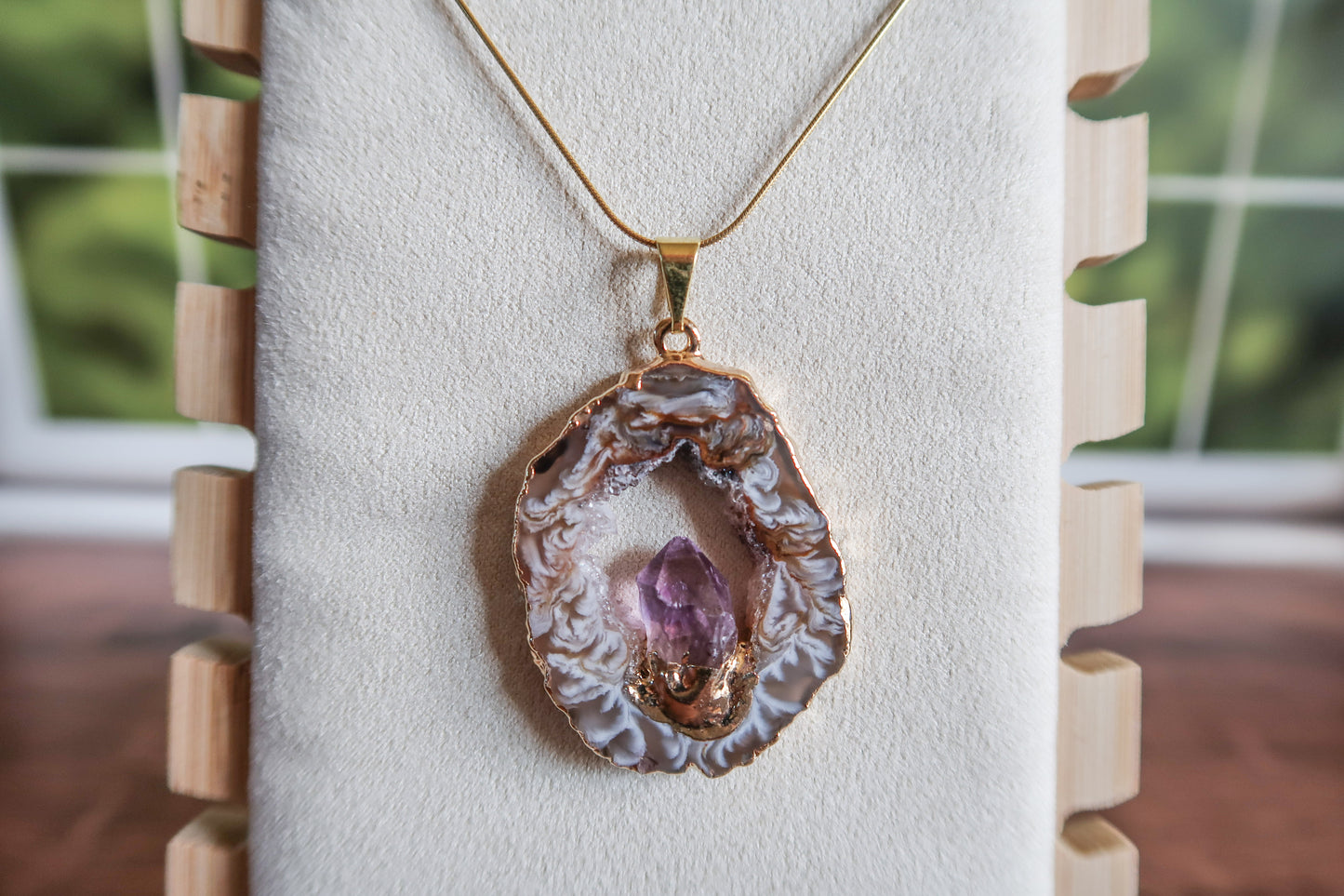 Sliced Agate Necklace with Natural Crystal