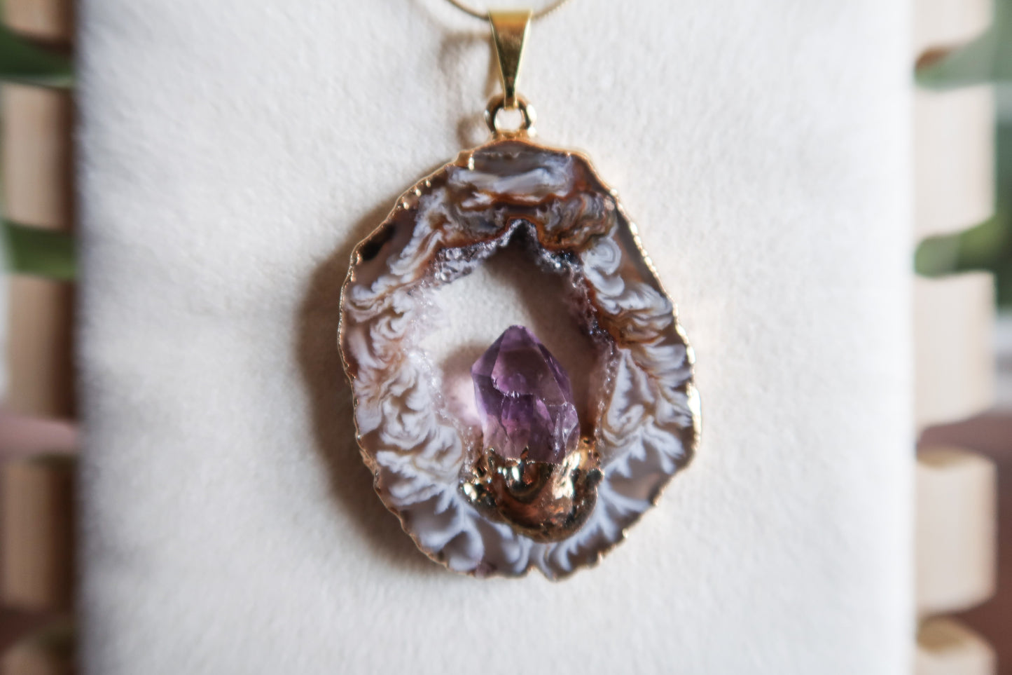 Sliced Agate Necklace with Natural Crystal